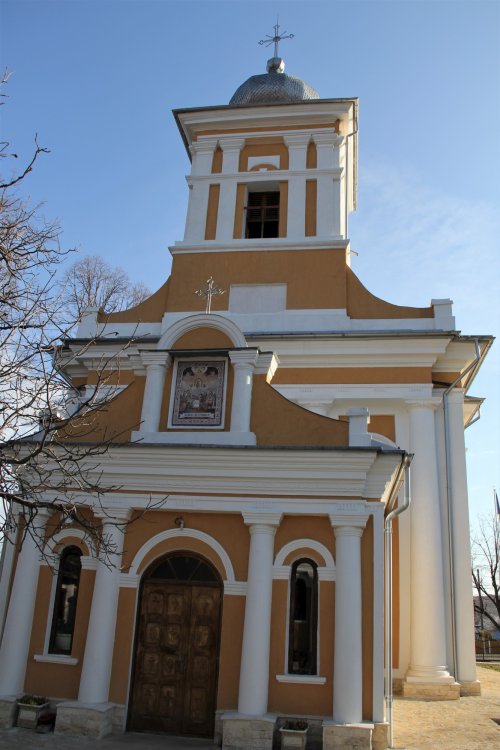 Biserica din Voineşti, moştenire a familiei Negruzzi Poza 208470