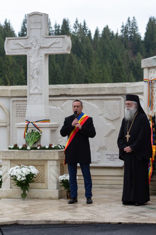 Comemorarea românilor uciși în masacrul de la Fântâna Albă Poza 208582