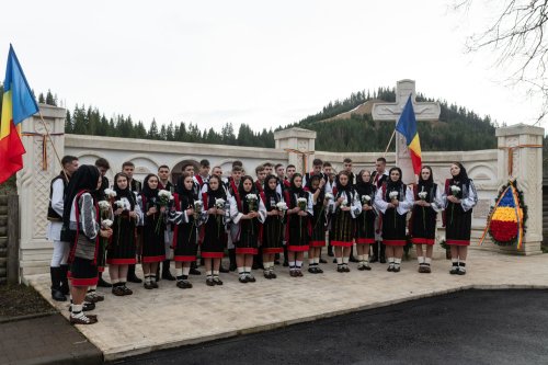 Comemorarea românilor uciși în masacrul de la Fântâna Albă Poza 208596
