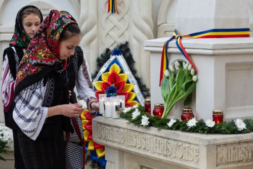 Comemorarea românilor uciși în masacrul de la Fântâna Albă Poza 208598