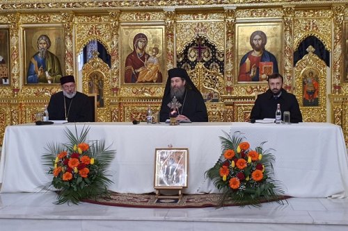 Episcopul ortodox român din Ungaria a vorbit cu credincioșii mehedințeni Poza 208687