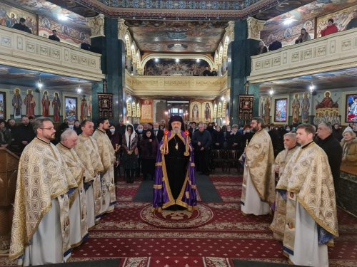 Sfânta Liturghie arhierească la Catedrala mică din Târgu Mureș Poza 208681