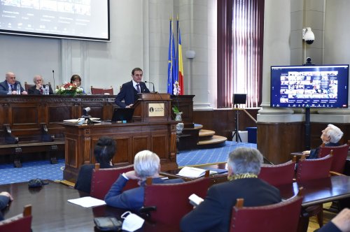 Un nou mandat pentru acad. Ioan-Aurel Pop la conducerea Academiei Române  Poza 208796