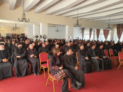 Conferință pastorală de primăvară în Episcopia Severinului și Strehaiei Poza 209001
