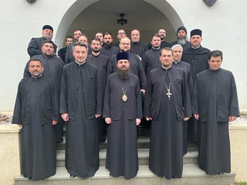 Cursuri de îndrumare duhovnicească la Mănăstirea Nicula, judeţul Cluj Poza 209066