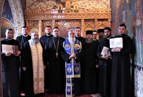 Noi preoţi duhovnici în Arhiepiscopia Craiovei Poza 209057