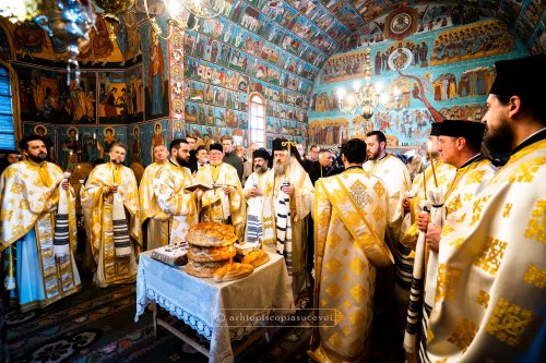 Pomenirea stareței Irina Pântescu la Mănăstirea Voroneț Poza 209313