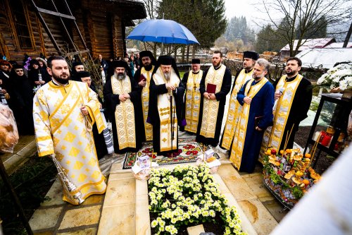 Pomenirea stareței Irina Pântescu la Mănăstirea Voroneț Poza 209317