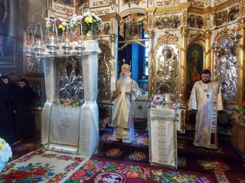 Slujiri ale Mitropolitului Moldovei și Bucovinei la mai multe mănăstiri nemțene Poza 209297
