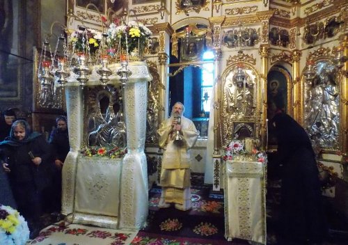 Slujiri ale Mitropolitului Moldovei și Bucovinei la mai multe mănăstiri nemțene Poza 209299