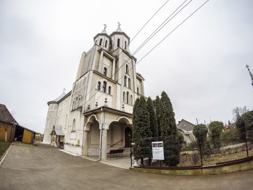 30 de ani de la sfinţirea noii biserici parohiale din Oșorhei, Oradea Poza 209455