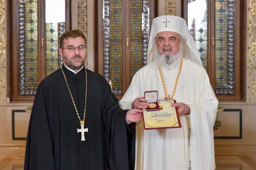 Daruri din partea Patriarhului României pentru paraclisele patriarhale Poza 209982