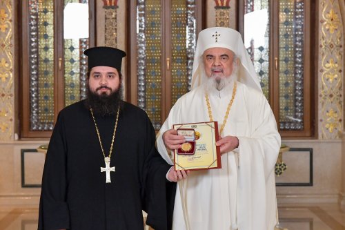 Daruri din partea Patriarhului României pentru paraclisele patriarhale Poza 209990