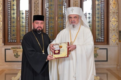 Daruri din partea Patriarhului României pentru paraclisele patriarhale Poza 209991