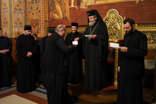 Ajutor financiar pentru preoţii cu venituri modeste din Arhiepiscopia Sibiului Poza 210554