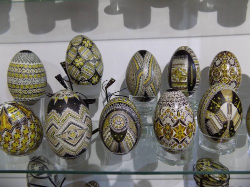 Obiceiul încondeierii ouălor în Bucovina Poza 210598