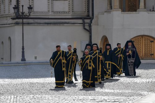 Slujba Sfintelor și Mântuitoarelor Pătimiri ale Domnului la Catedrala Patriarhală Poza 210685