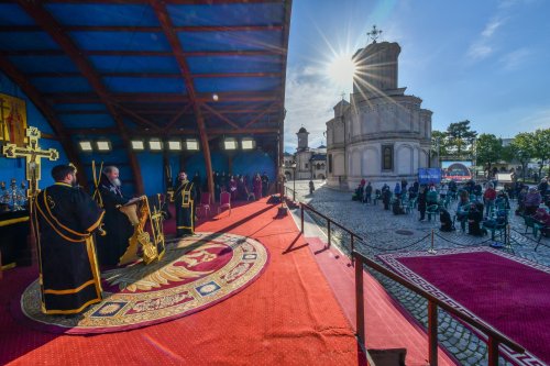 Slujba Sfintelor și Mântuitoarelor Pătimiri ale Domnului la Catedrala Patriarhală Poza 210704