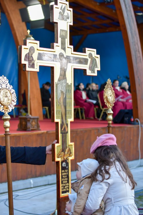 Slujba Sfintelor și Mântuitoarelor Pătimiri ale Domnului la Catedrala Patriarhală Poza 210728