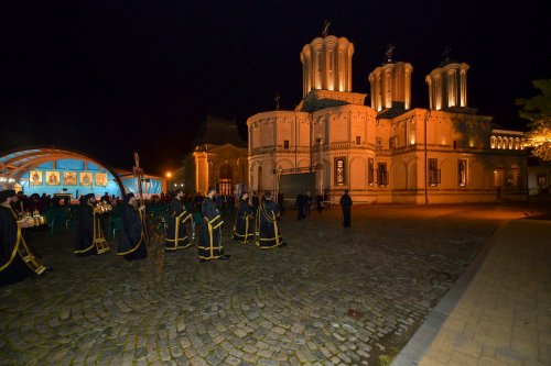 Slujba Sfintelor și Mântuitoarelor Pătimiri ale Domnului la Catedrala Patriarhală Poza 210737