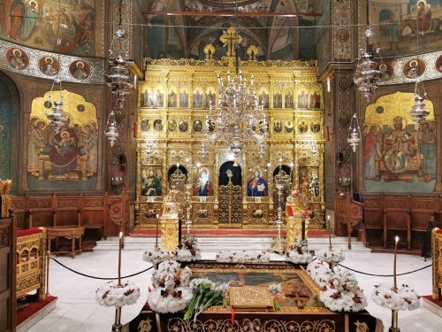 La Catedrala Patriarhală a fost așezat spre închinare Sfântul Epitaf Poza 210748