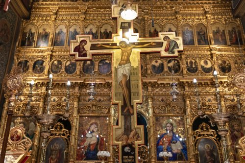 La Catedrala Patriarhală a fost așezat spre închinare Sfântul Epitaf Poza 210751