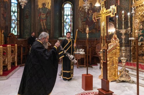 La Catedrala Patriarhală a fost așezat spre închinare Sfântul Epitaf Poza 210752