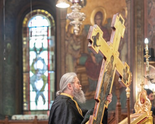 La Catedrala Patriarhală a fost așezat spre închinare Sfântul Epitaf Poza 210755