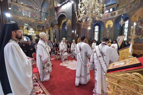 Vecernia din prima zi de Paști la Catedrala Patriarhală Poza 211071
