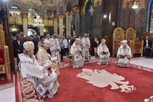 Vecernia din prima zi de Paști la Catedrala Patriarhală Poza 211086
