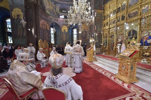 Vecernia din prima zi de Paști la Catedrala Patriarhală Poza 211089