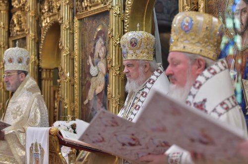 Vecernia din prima zi de Paști la Catedrala Patriarhală Poza 211104