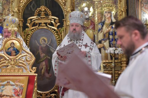 Vecernia din prima zi de Paști la Catedrala Patriarhală Poza 211107