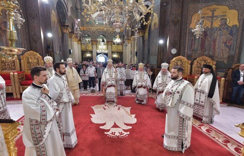 Vecernia din prima zi de Paști la Catedrala Patriarhală Poza 211124