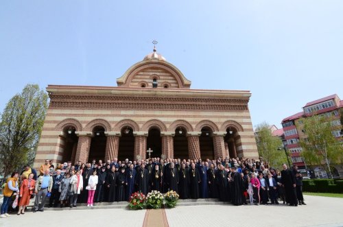 Învierea Domnului la Catedrala Arhiepiscopală din Târgoviște Poza 211202