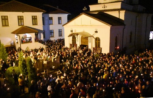 Sărbătoarea Învierii Domnului în eparhii din Muntenia și Dobrogea Poza 211369