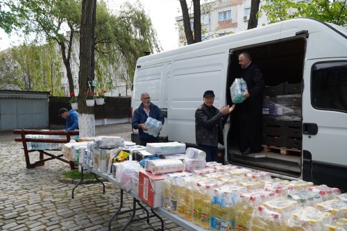 Transport cu ajutoare pentru ucraineni de la o parohie gălățeană Poza 211632
