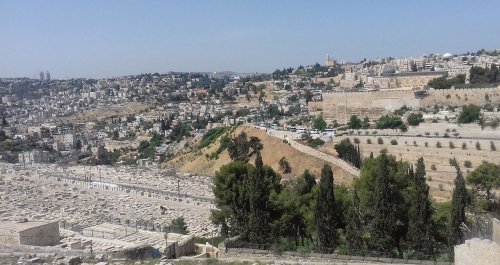 Veșnicia încrustată pe pietrele Ierusalimului - cetate și candelă primitoare a Luminii Poza 211523
