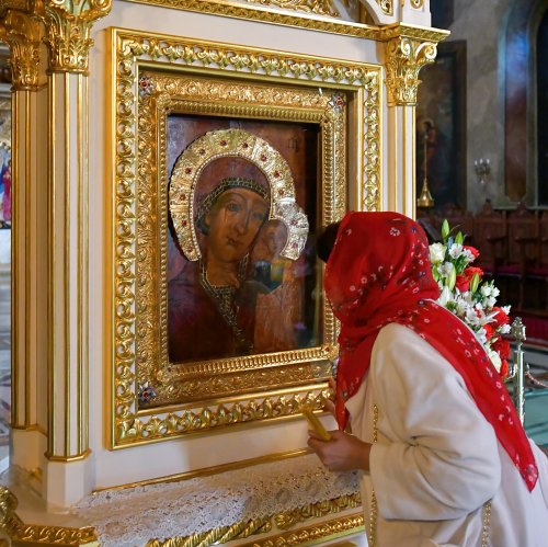 Acatistul icoanei Maicii Domnului „Siriaca” de la Mănăstirea Ghighiu Poza 211658
