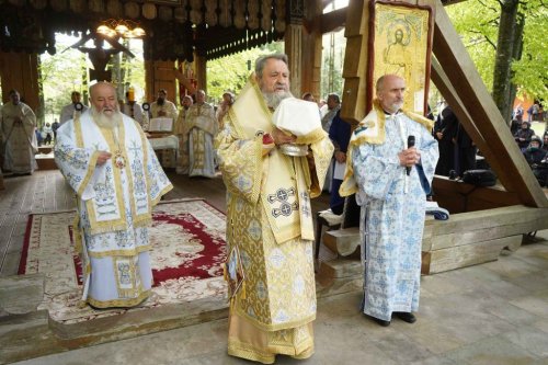 Sărbătoare la Mănăstirea „Brâncoveanu” de la Sâmbăta de Sus  Poza 211892