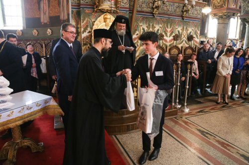 Premii pentru liceeni la Olimpiada naţională de religie de la Sibiu Poza 212048
