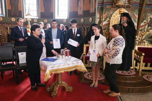 Premii pentru liceeni la Olimpiada naţională de religie de la Sibiu Poza 212051