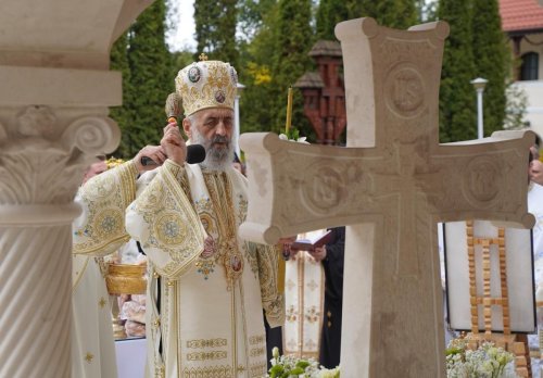Liturghie arhierească la Mănăstirea „Sfântul Mare Mucenic Dimitrie” de la Sighișoara Poza 212020