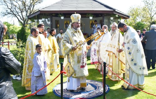 Duminica Apostolului Toma în eparhii din Muntenia Poza 212150