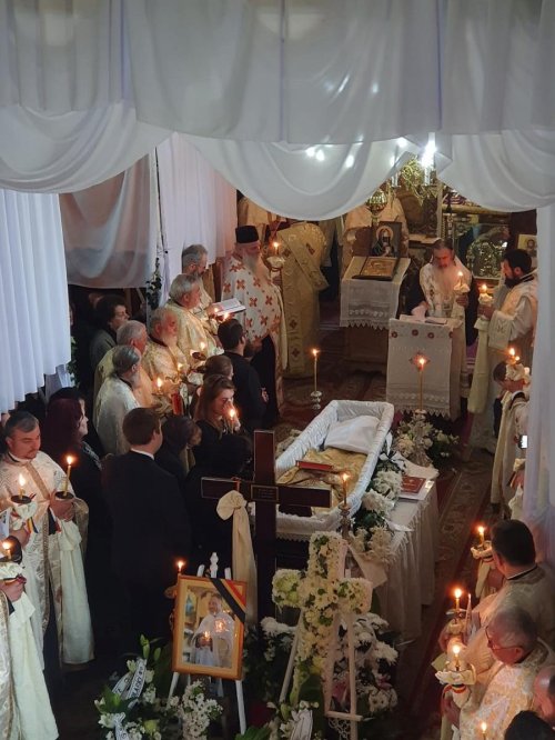 Părintele Ion Papuc de la Parohia „Sfântul Gheorghe” Piatra Neamț a fost înmormântat Poza 212133