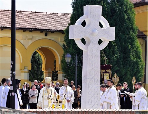 Liturghie și procesiune la catedrala din Alba Iulia Poza 212227
