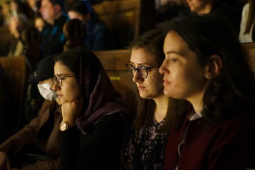 Concert caritabil organizat de studenții teologi din București Poza 212611