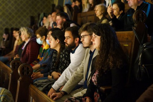 Concert caritabil organizat de studenții teologi din București Poza 212612