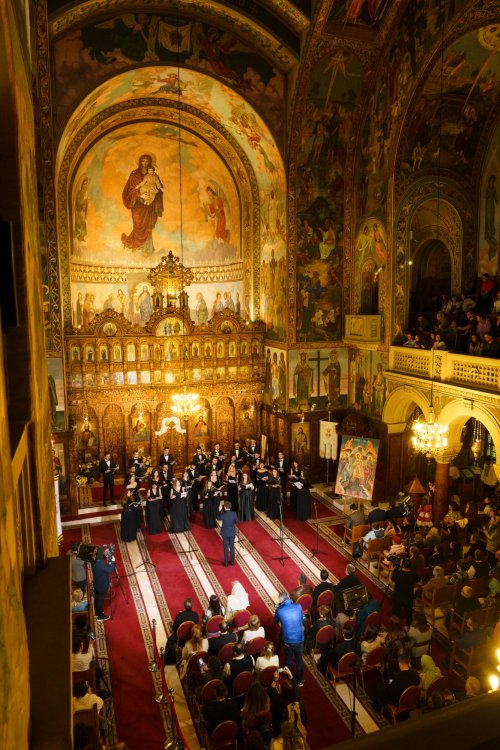 Concert caritabil organizat de studenții teologi din București Poza 212614