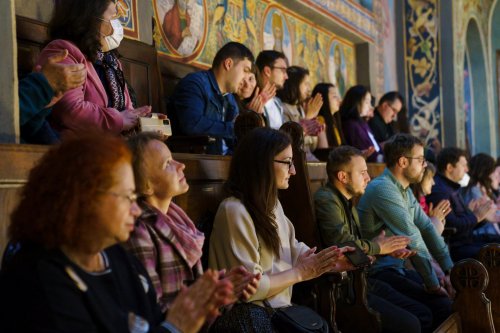 Concert caritabil organizat de studenții teologi din București Poza 212615